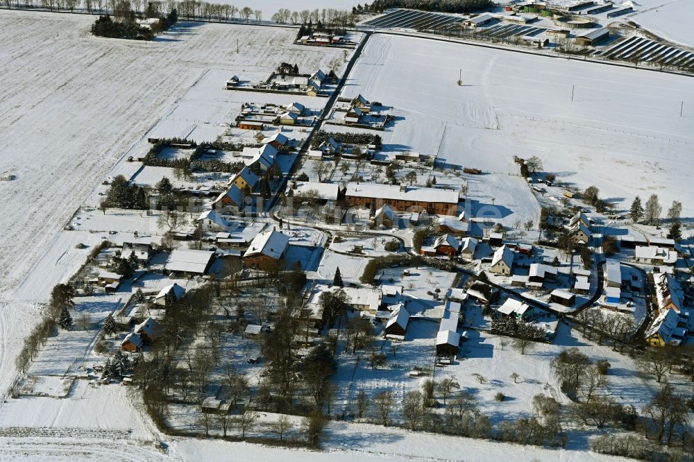 Luftbild Thalberg - Winterluftbild Dorfkern am Feldrand in Thalberg im Bundesland Mecklenburg-Vorpommern, Deutschland