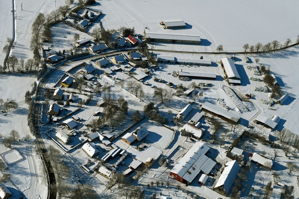 Luftaufnahme Vorbein - Winterluftbild Dorfkern am Feldrand in Vorbein im Bundesland Mecklenburg-Vorpommern, Deutschland