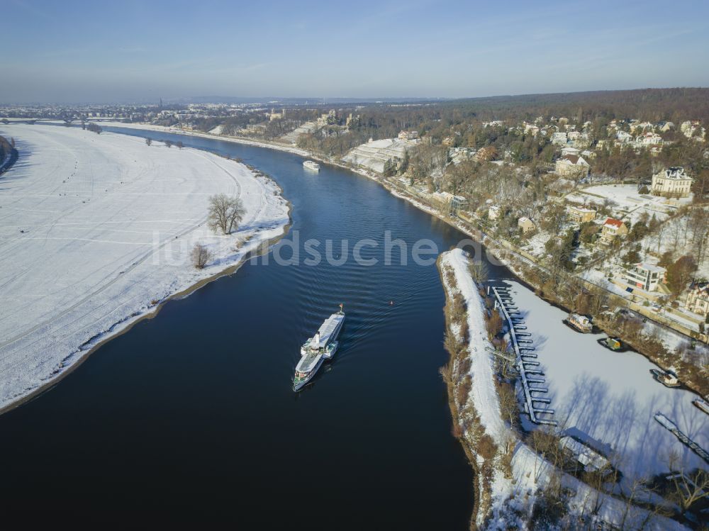 Dresden aus der Vogelperspektive: Winterluftbild Elbe in Dresden im Bundesland Sachsen, Deutschland