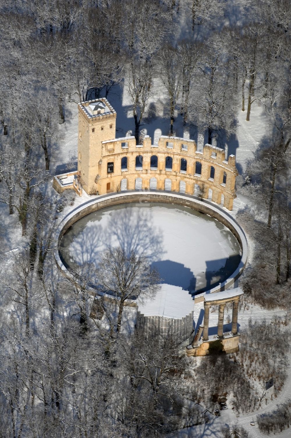 Luftbild Potsdam - Winterluftbild Fassade des Baudenkmales Ruinenberg im Ortsteil Jägervorstadt in Potsdam im Bundesland Brandenburg, Deutschland