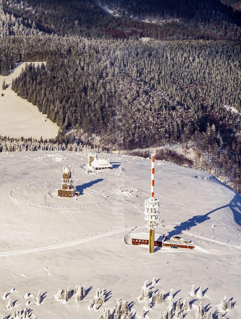 Feldberg (Schwarzwald) aus der Vogelperspektive: Winterluftbild vom Feldberg (Schwarzwald) im Bundesland Baden-Württemberg, Deutschland