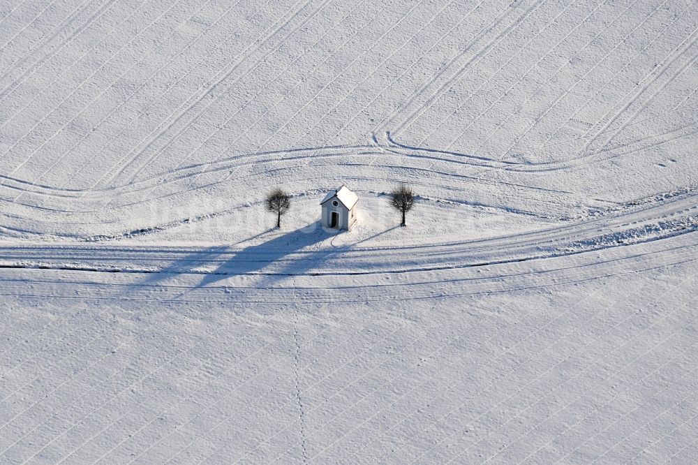 Tirschenreuth aus der Vogelperspektive: Winterluftbild einer Feldkapelle in Tirschenreuth im Bundesland Bayern, Deutschland