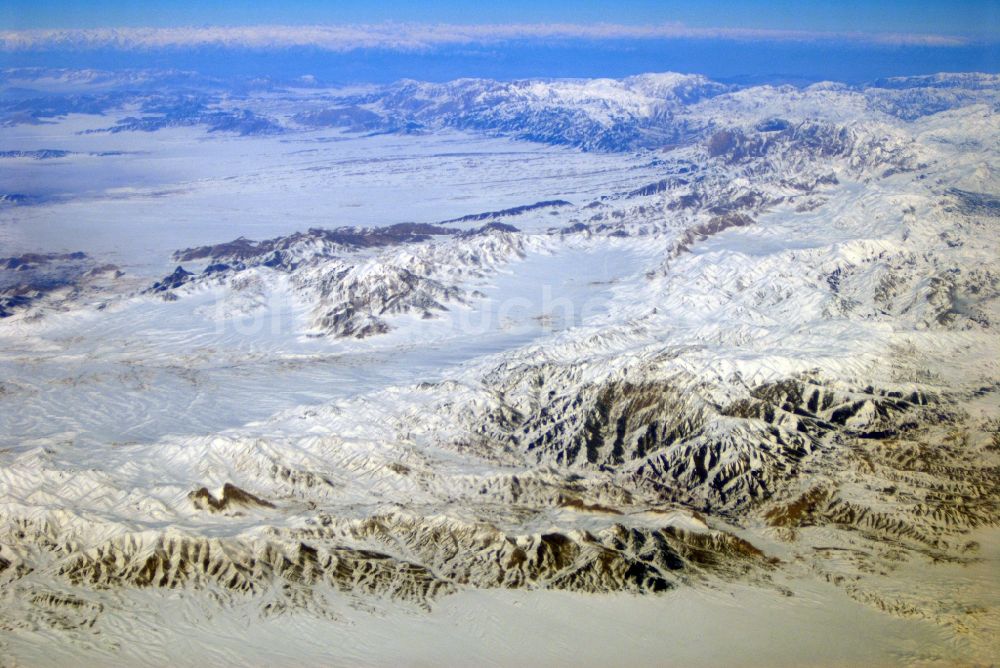 Luftbild Kandahar - Winterluftbild Felsen- und Berglandschaft Hindukusch in Kandahar in Afghanistan