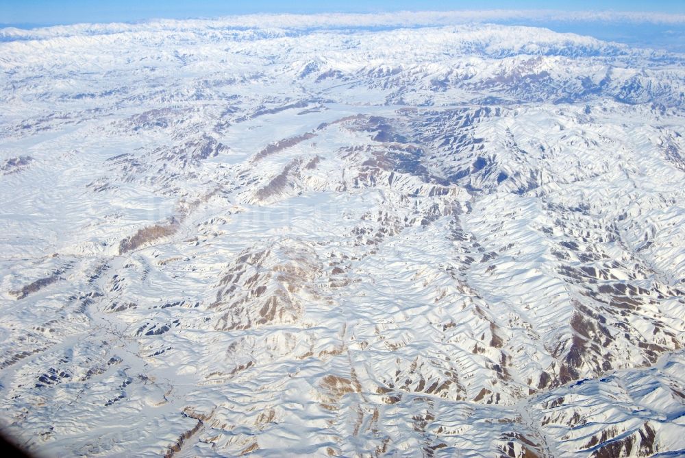 Luftbild Kandahar - Winterluftbild Felsen- und Berglandschaft Hindukusch in Kandahar in Afghanistan