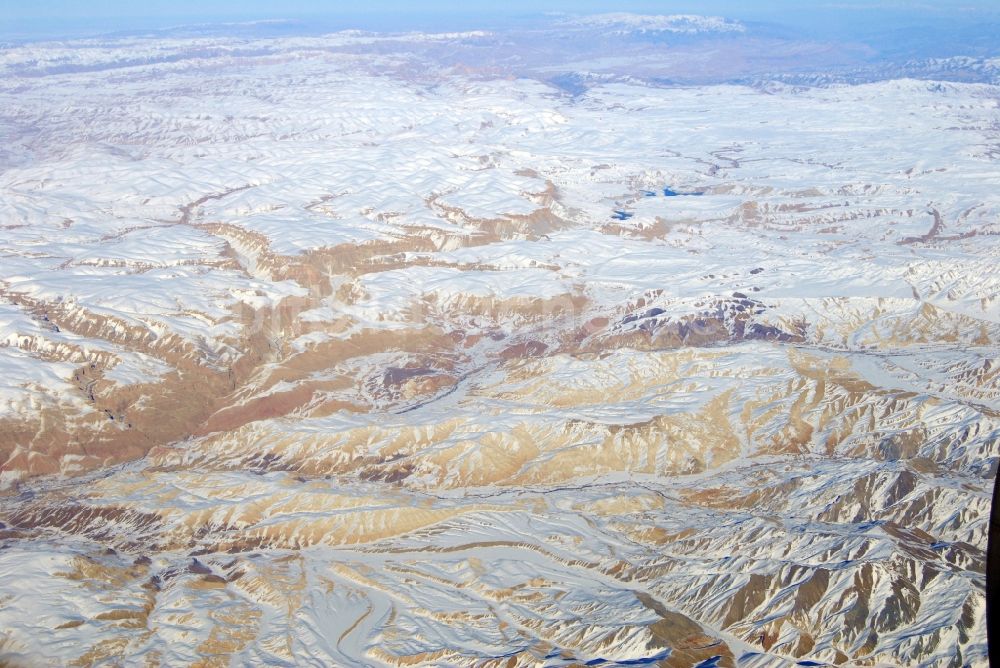 Luftaufnahme Kandahar - Winterluftbild Felsen- und Berglandschaft Hindukusch in Kandahar in Afghanistan