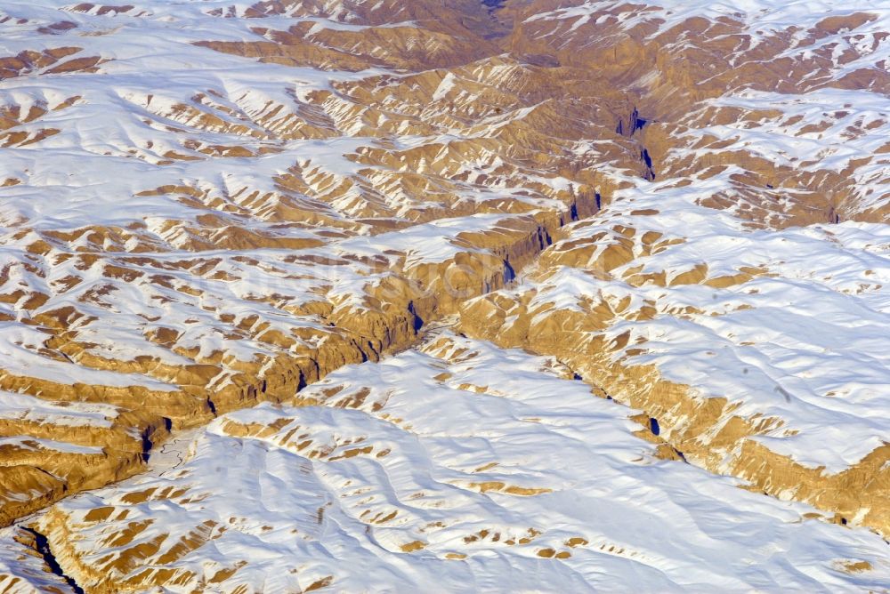 Kandahar von oben - Winterluftbild Felsen- und Berglandschaft Hindukusch in Kandahar in Afghanistan