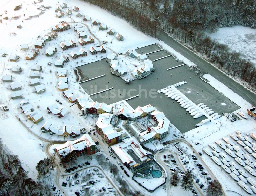 Luftbild Kleinzerlang - Winterluftbild Ferienhaus Anlage Marina Wolfsbruch in Kleinzerlang im Bundesland Brandenburg, Deutschland