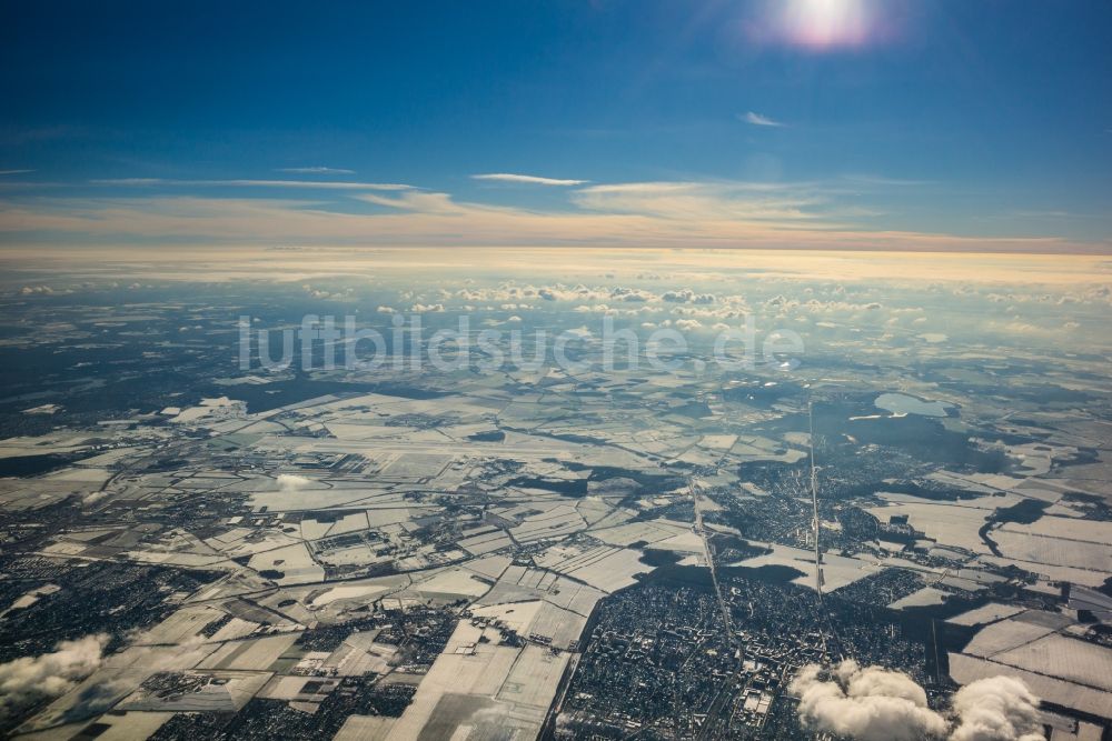 Luftaufnahme Schönefeld - Winterluftbild des Flughafen in Schönefeld (SXF, BER) im Bundesland Brandenburg