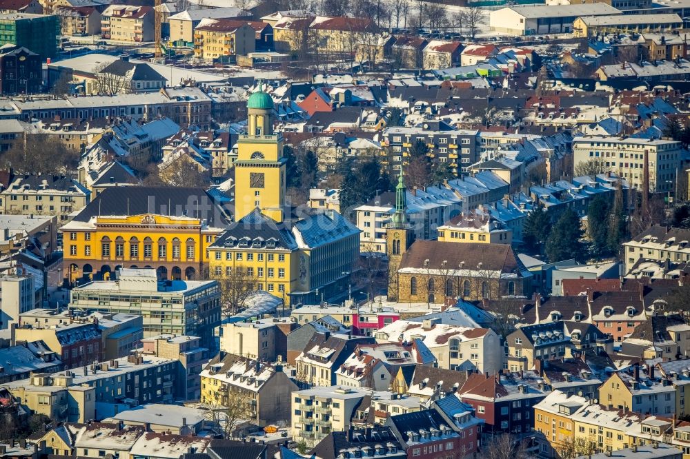 Witten von oben - Winterluftbild Gebäude der Stadtverwaltung - Rathaus Witten in Witten im Bundesland Nordrhein-Westfalen, Deutschland