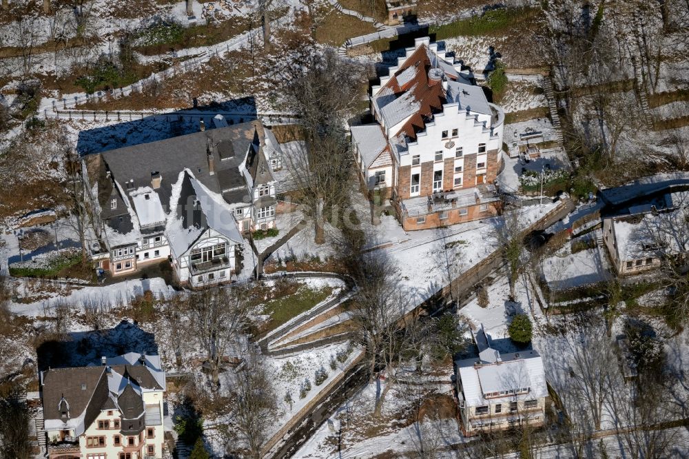 Luftaufnahme Marburg - Winterluftbild Gebäude der Studentenvereinigung Marburger Burschenschaft Rheinfranken an der Lutherstraße in Marburg im Bundesland Hessen, Deutschland