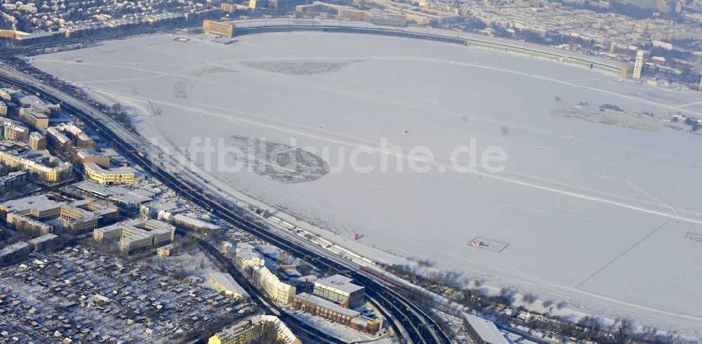 Berlin von oben - Winterluftbild Gelände des Flughafen im Ortsteil Tempelhof in Berlin, Deutschland