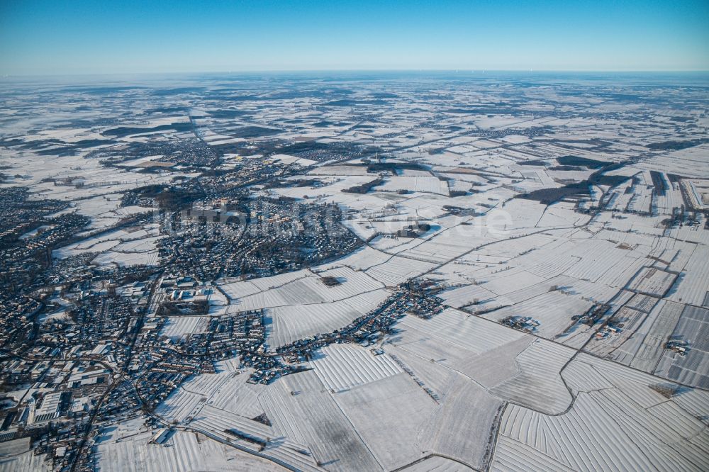 Luftbild Stade - Winterluftbild Gesamtübersicht und Stadtgebiet mit Außenbezirken und Innenstadtbereich in Stade im Bundesland Niedersachsen, Deutschland