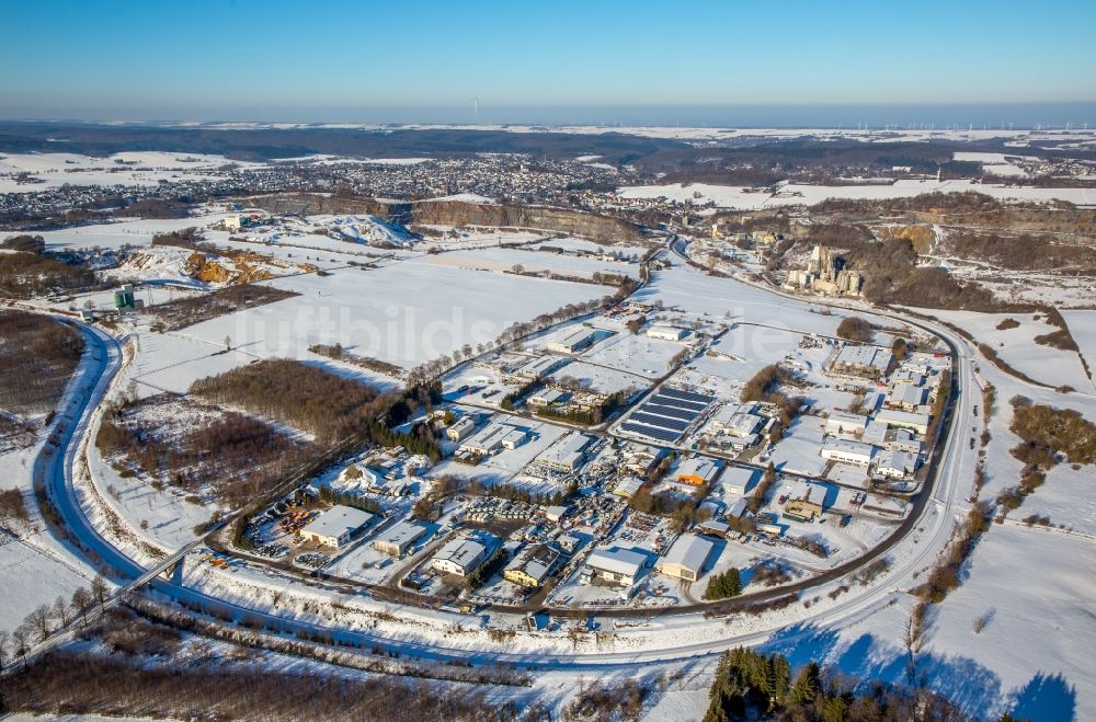 Luftbild Warstein - Winterluftbild Gewerbegebiet Enkerbruch in Warstein im Bundesland Nordrhein-Westfalen