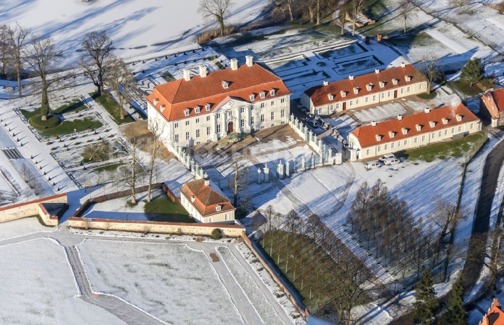 Luftbild Meseberg - Winterluftbild Gästehaus Schloß Meseberg der Bundesregierung in Meseberg im Bundesland Brandenburg