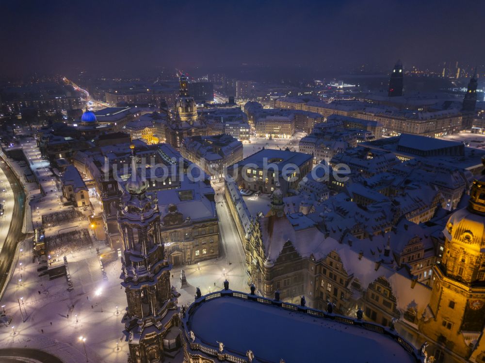 Dresden aus der Vogelperspektive: Winterluftbild Kathedrale Sanctissimae Trinitatis in Dresden im Bundesland Sachsen