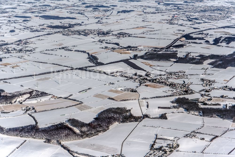 Luftaufnahme Siddinghausen - Winterluftbild Landschaft mit Feldern in Siddinghausen im Bundesland Nordrhein-Westfalen, Deutschland