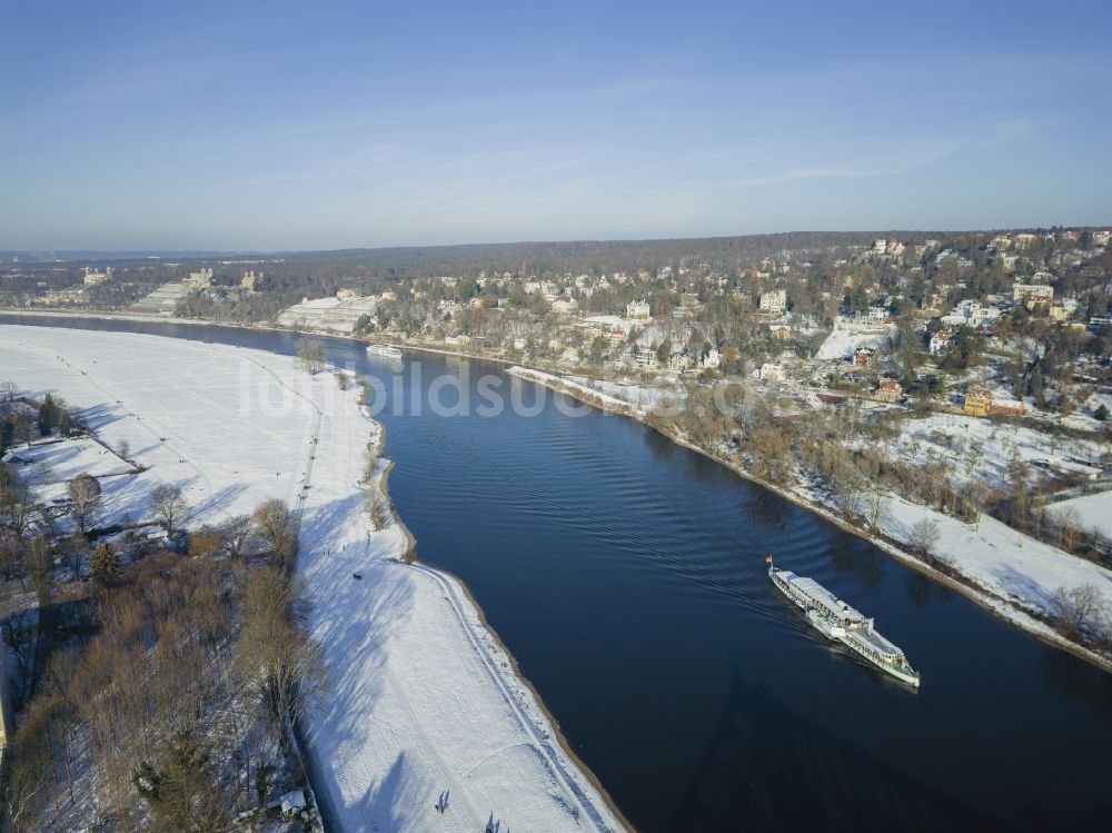 Luftbild Dresden - Winterluftbild Loschwitzer Brücke Blaues Wunder über dem Fluss Elbe in Dresden im Bundesland Sachsen