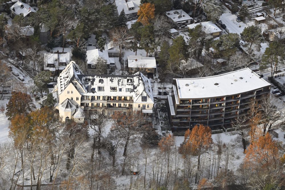 Luftaufnahme Berlin - Winterluftbild Mehrfamilienhaus-Wohnanlage Fortunaallee im Ortsteil Kaulsdorf in Berlin, Deutschland