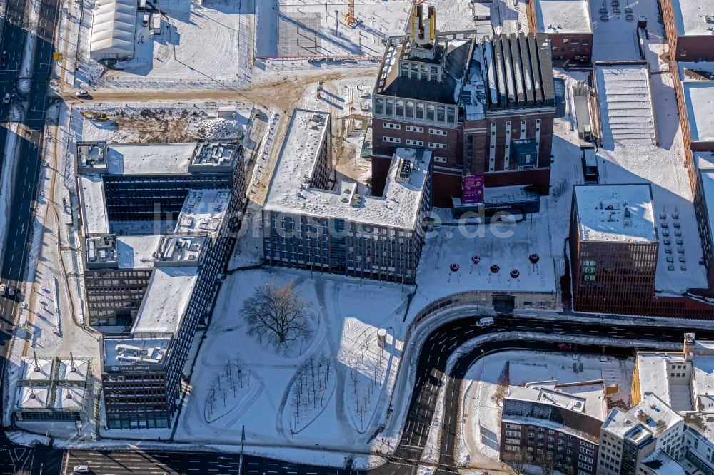 Dortmund aus der Vogelperspektive: Winterluftbild Museum Dortmunder U Zentrum für Kunst und Kreativität an der Emil-Schumacher-Straße in Dortmund im Bundesland Nordrhein-Westfalen, Deutschland