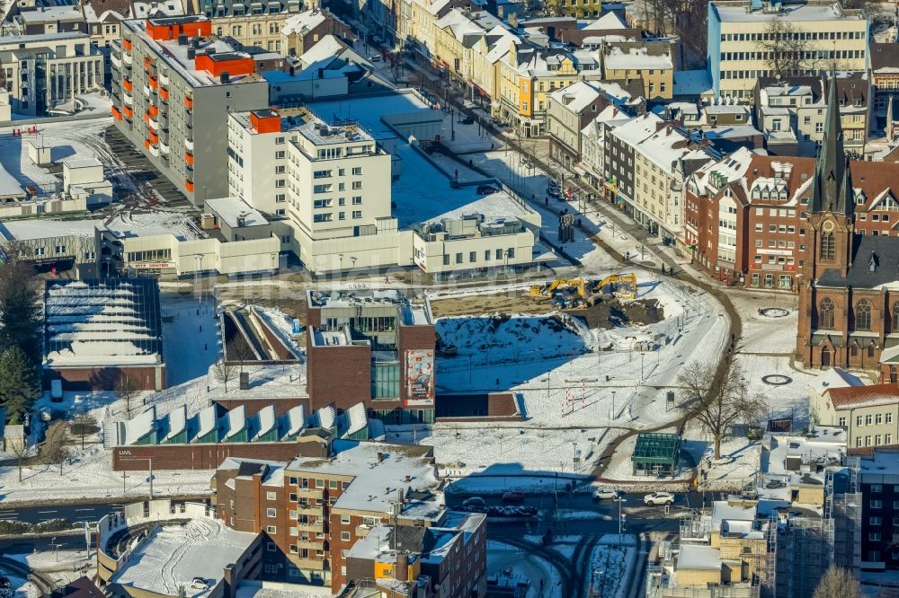 Herne aus der Vogelperspektive: Winterluftbild Neubau eines Büro- und Geschäftshauses Europagarten am Europaplatz in Herne im Bundesland Nordrhein-Westfalen, Deutschland