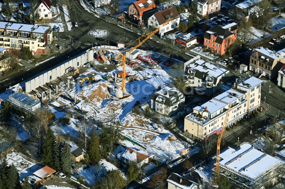 Luftbild Berlin - Winterluftbild Neubau des Gebäudekomplexes des LIDL- Einkaufszentrum im Ortsteil Mahlsdorf in Berlin, Deutschland