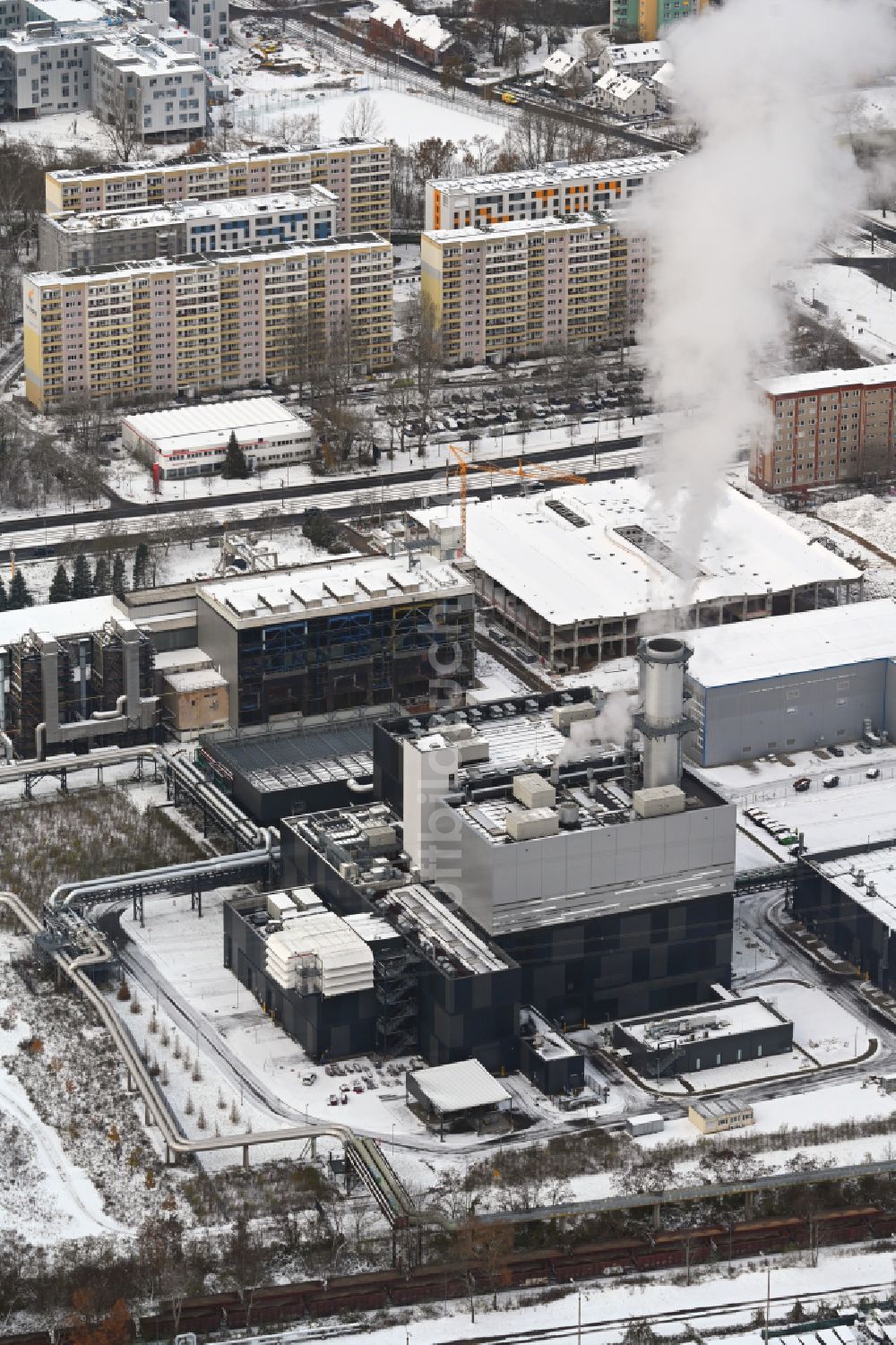 Berlin aus der Vogelperspektive: Winterluftbild Neubau des Heizkraftwerkes - Kraft-Wärme-Kopplungsanlage im Ortsteil Marzahn in Berlin, Deutschland