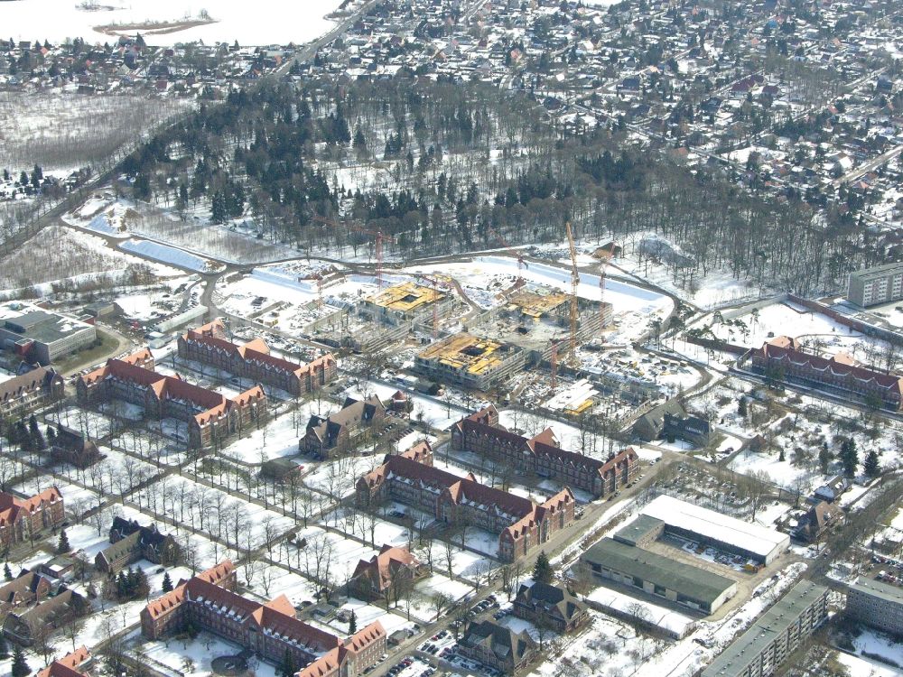 Luftaufnahme Berlin - Winterluftbild Neubau Klinikgelände des Krankenhauses Helios Klinikum Berlin-Buch im Ortsteil Buch in Berlin, Deutschland