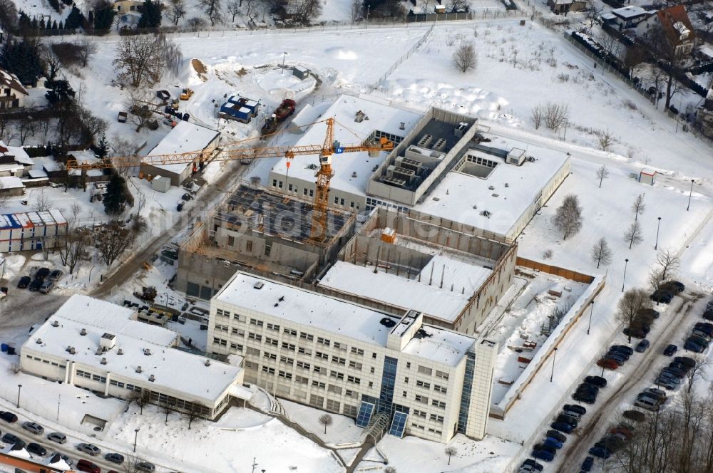 Berlin von oben - Winterluftbild Neubau Rechenzentrum der DB Systel GmbH im Ortsteil Mahlsdorf in Berlin, Deutschland