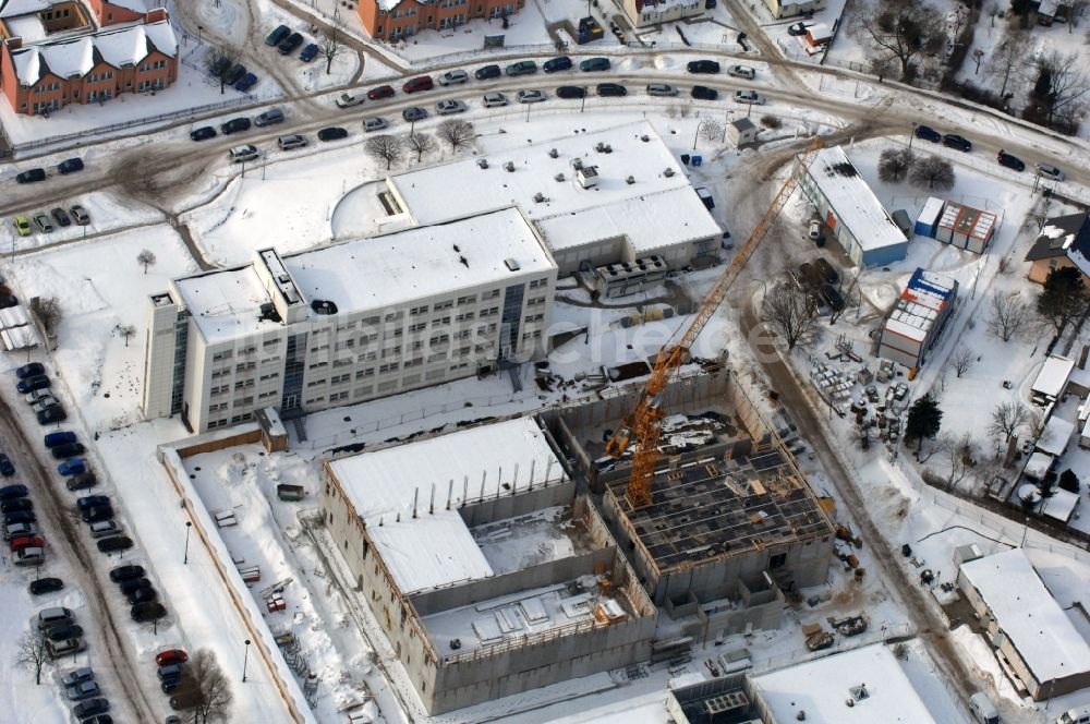 Berlin aus der Vogelperspektive: Winterluftbild Neubau Rechenzentrum der DB Systel GmbH im Ortsteil Mahlsdorf in Berlin, Deutschland