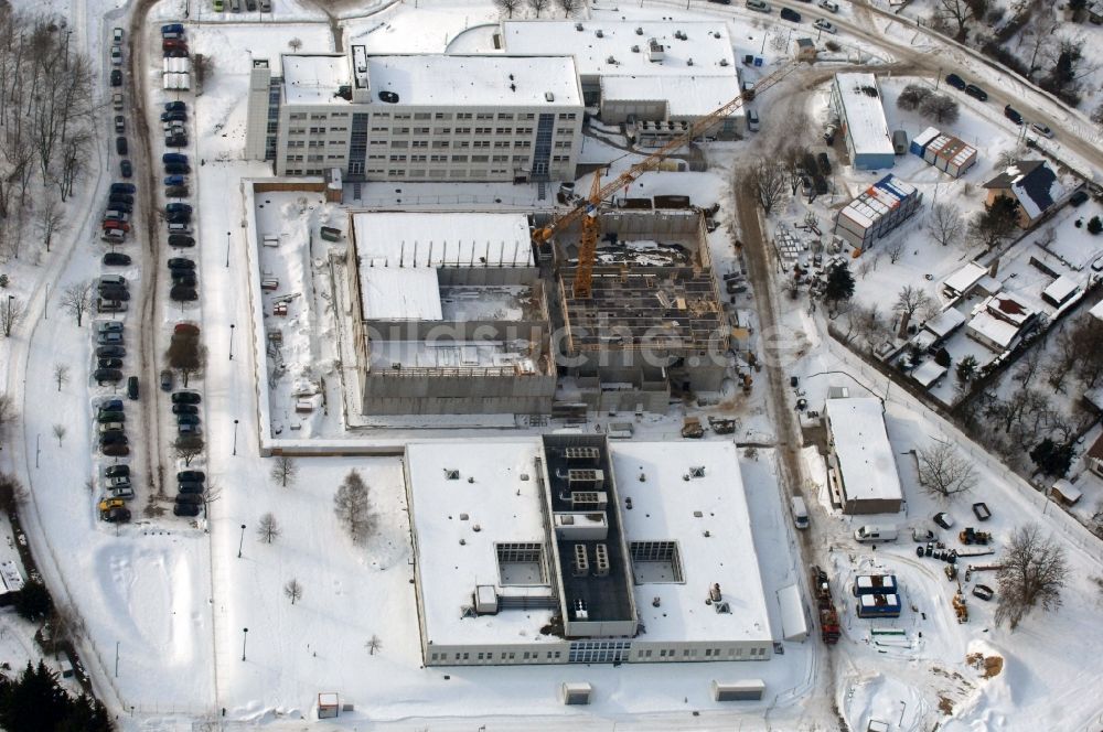 Luftaufnahme Berlin - Winterluftbild Neubau Rechenzentrum der DB Systel GmbH im Ortsteil Mahlsdorf in Berlin, Deutschland