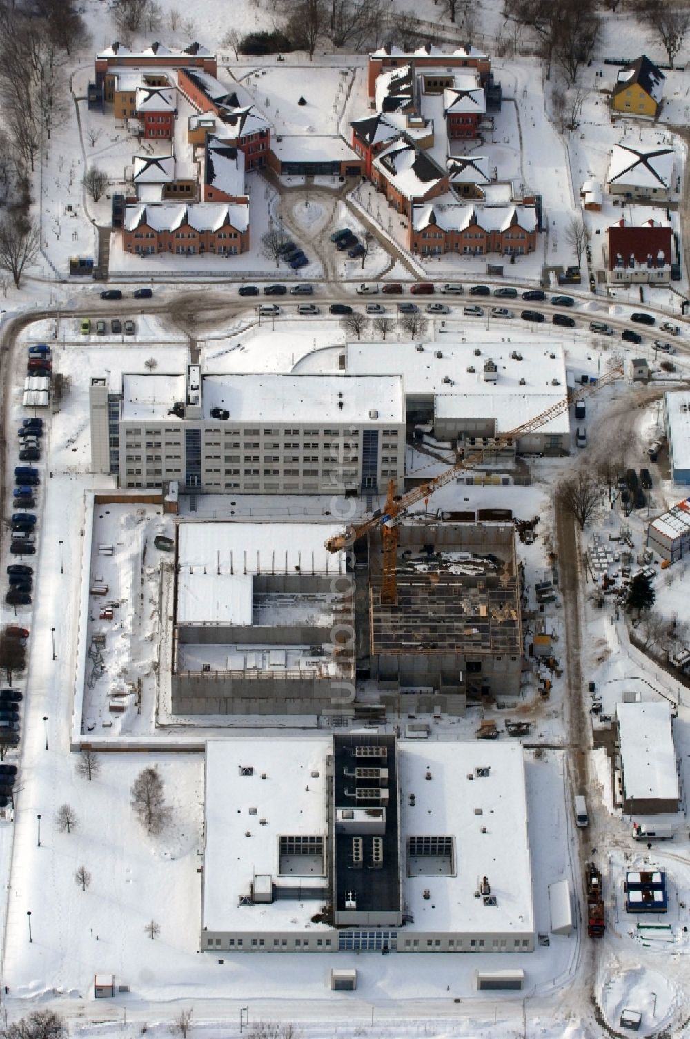 Berlin von oben - Winterluftbild Neubau Rechenzentrum der DB Systel GmbH im Ortsteil Mahlsdorf in Berlin, Deutschland