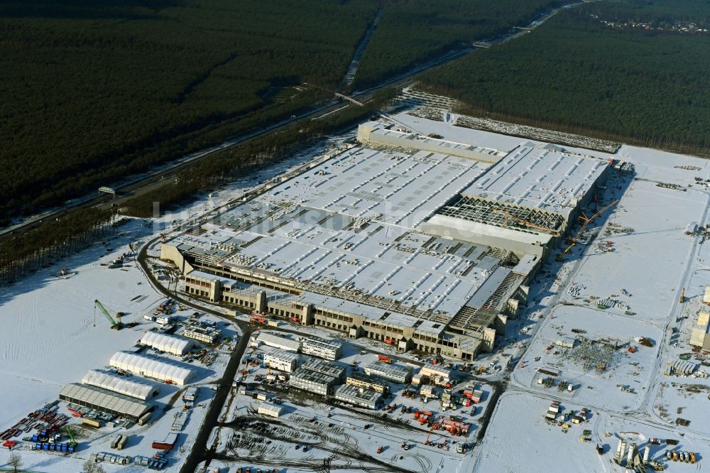 Luftbild Grünheide (Mark) - Winterluftbild Neubau der Tesla Gigafactory 4 im Ortsteil Freienbrink in Grünheide (Mark) im Bundesland Brandenburg, Deutschland