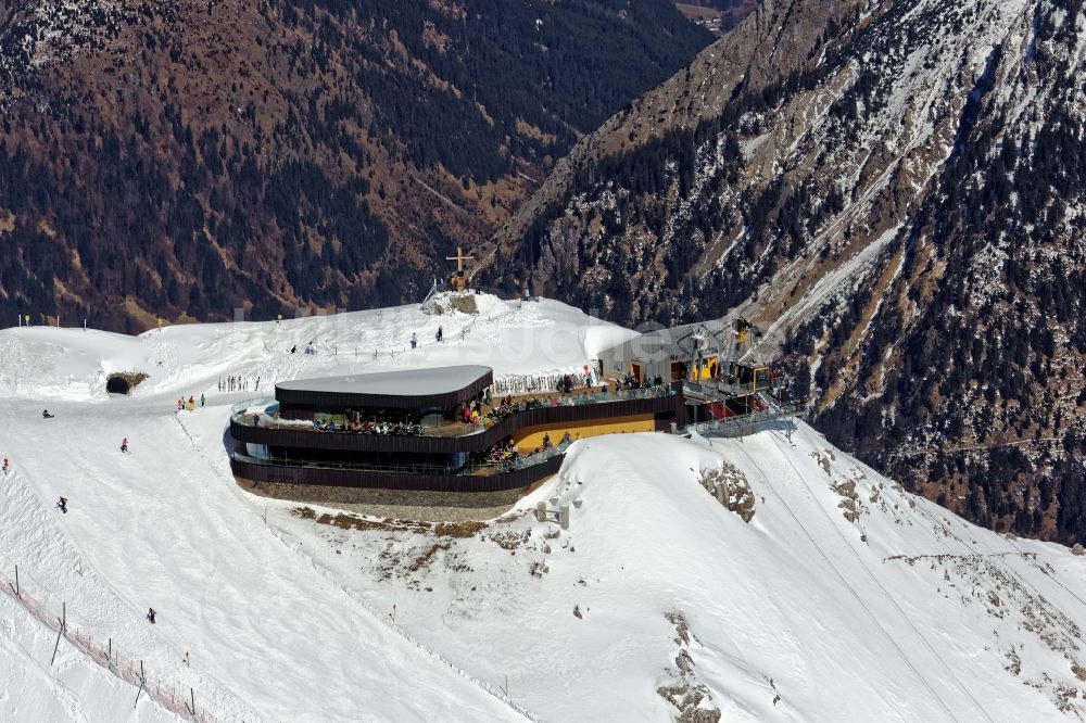 Oberstdorf aus der Vogelperspektive: Winterluftbild Neue Gipfelstation und Nordwandsteig der Nebelhornbahn in Oberstdorf im Bundesland Bayern