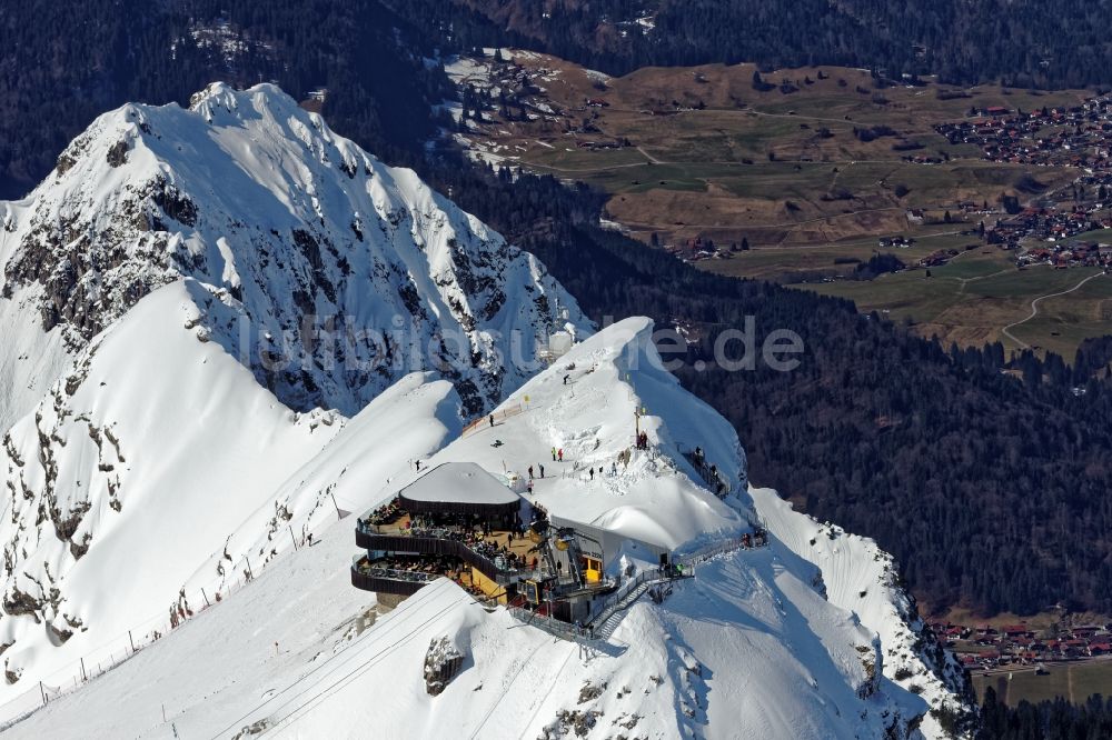 Oberstdorf aus der Vogelperspektive: Winterluftbild Neue Gipfelstation und Nordwandsteig der Nebelhornbahn in Oberstdorf im Bundesland Bayern