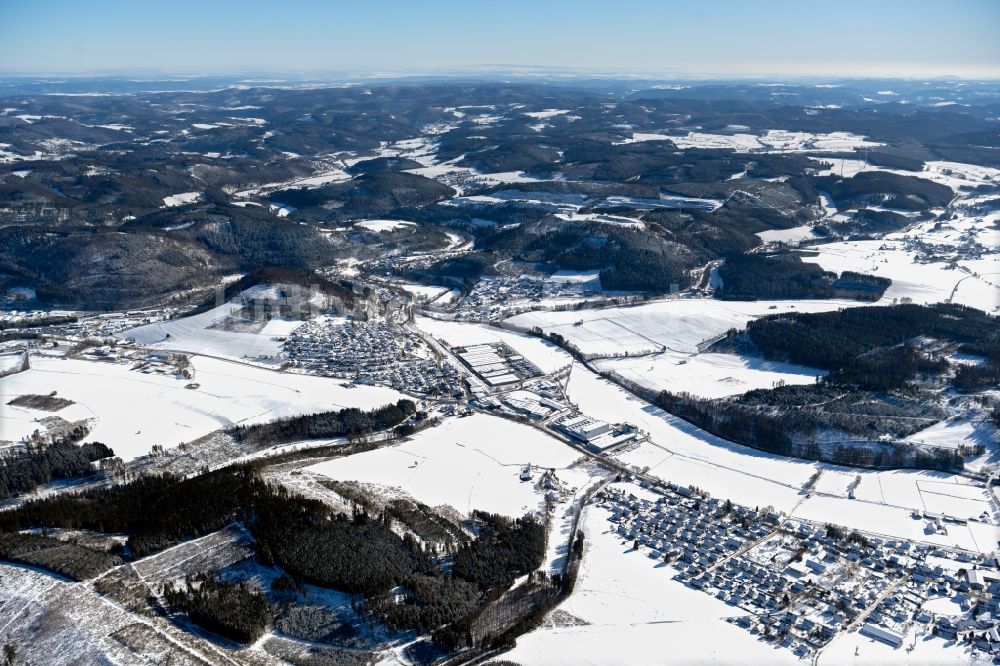 Luftaufnahme Bad Berleburg - Winterluftbild Ortsansicht in Bad Berleburg im Bundesland Nordrhein-Westfalen, Deutschland