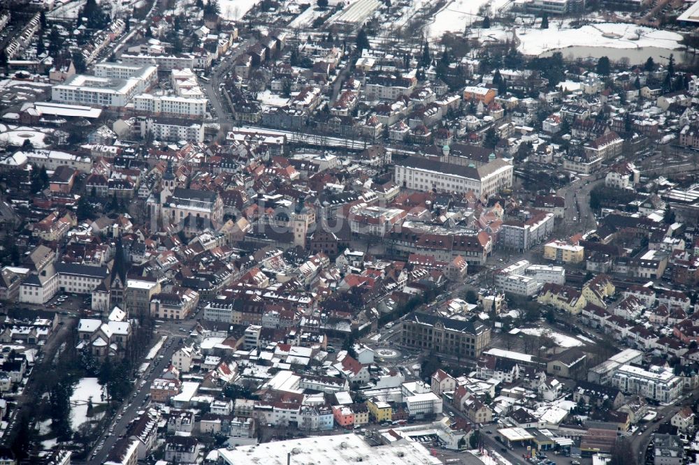 Ettlingen von oben - Winterluftbild Ortsansicht in Ettlingen im Bundesland Baden-Württemberg