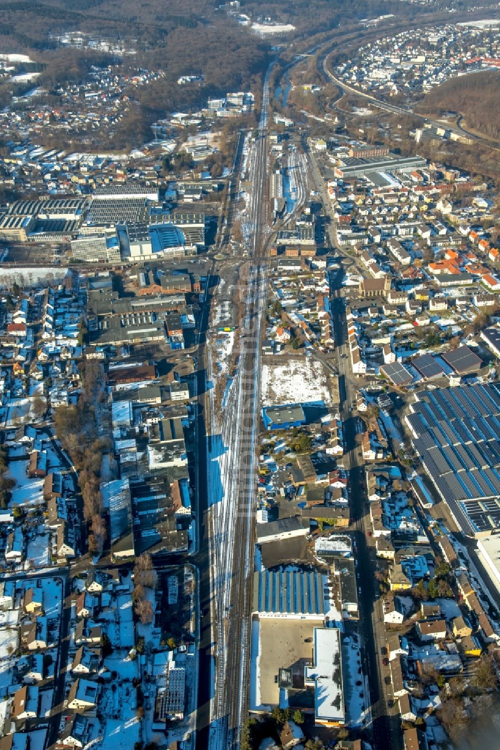 Arnsberg von oben - Winterluftbild Ortsteil Hüsten in Arnsberg im Bundesland Nordrhein-Westfalen