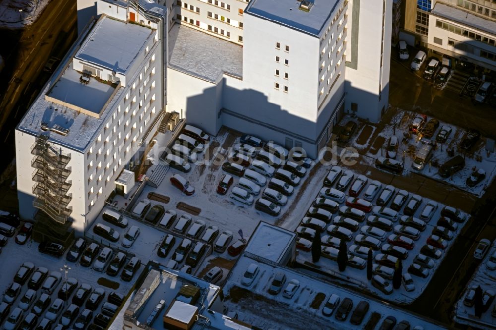 Luftbild Stuttgart - Winterluftbild Parkdecks zwischen Cannstatter Straße und Neckarstraße in Stuttgart im Bundesland Baden-Württemberg, Deutschland