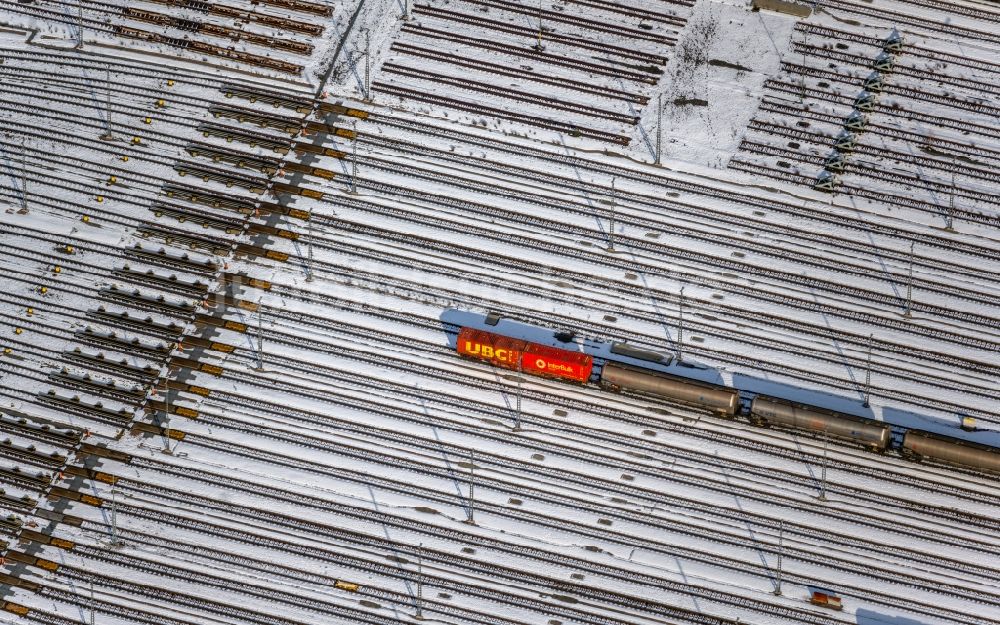 Seevetal aus der Vogelperspektive: Winterluftbild Rangierbahnhof und Güterbahnhof Maschen der Deutschen Bahn im Ortsteil Maschen in Seevetal im Bundesland Niedersachsen, Deutschland