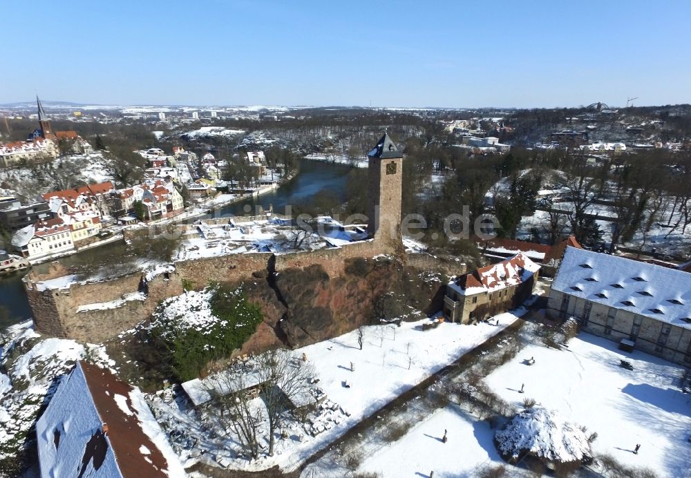 Halle (Saale) aus der Vogelperspektive: Winterluftbild Ruine und Mauerreste der Burg Giebichenstein in Halle (Saale) im Bundesland Sachsen-Anhalt, Deutschland