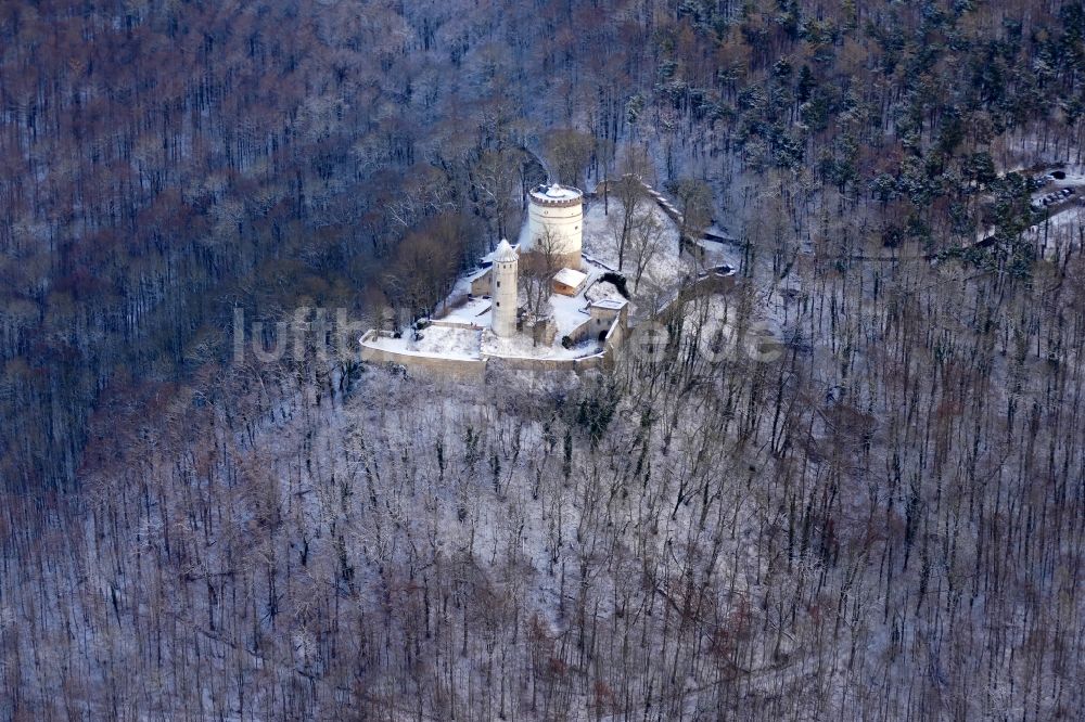 Luftaufnahme Bovenden - Winterluftbild Ruine und Mauerreste der ehemaligen Burganlage der Veste Plesse in Bovenden im Bundesland Niedersachsen, Deutschland