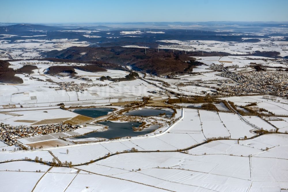 Niederwald von oben - Winterluftbild Seen- Kette und Uferbereiche in Niederwald im Bundesland Hessen, Deutschland