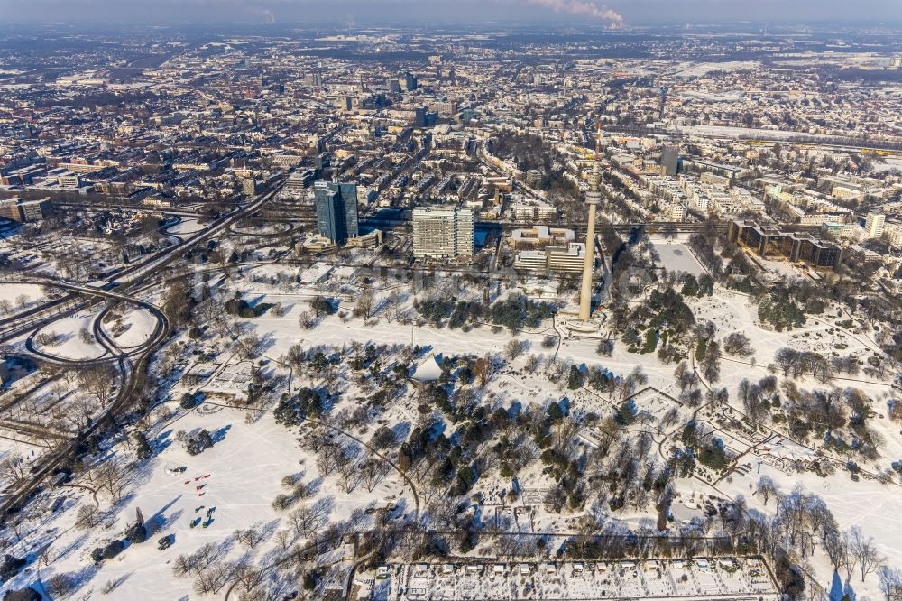 Dortmund aus der Vogelperspektive: Winterluftbild Stadtansicht mit Aussichts- und Fernsehturm Florianturm in Dortmund im Bundesland Nordrhein-Westfalen, Deutschland