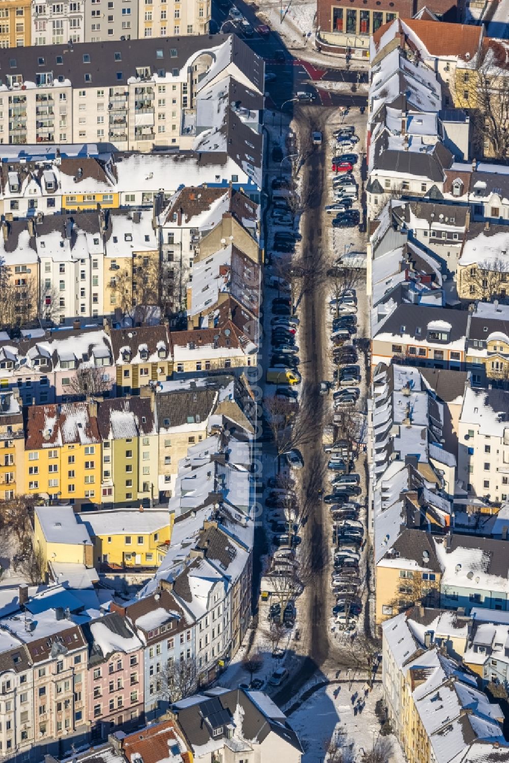 Dortmund von oben - Winterluftbild Stadtansicht vom Innenstadtbereich entlang der Brunnenstraße in Dortmund im Bundesland Nordrhein-Westfalen, Deutschland