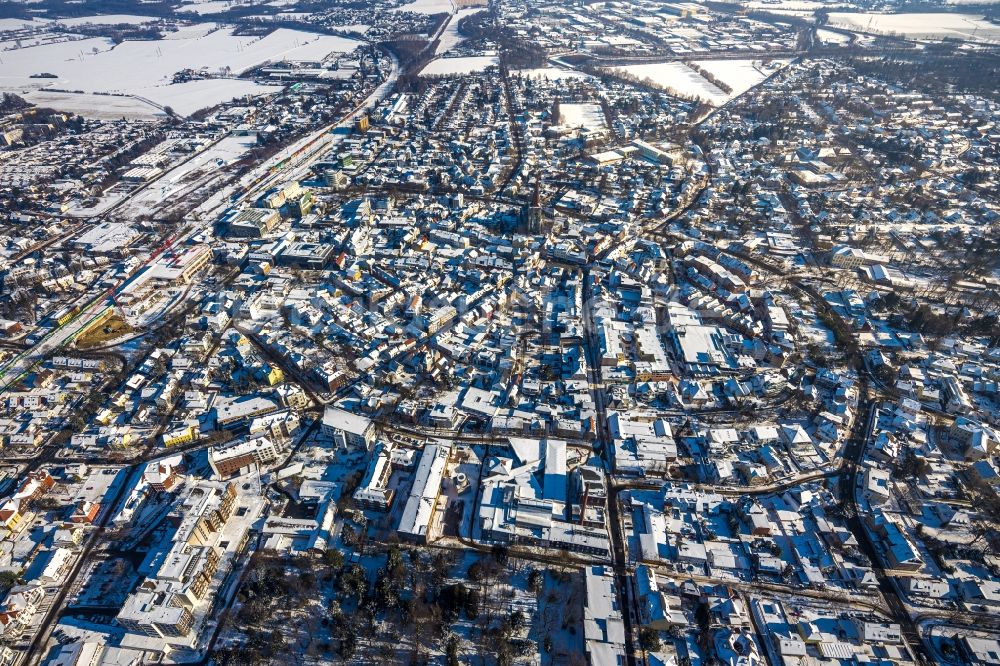 Unna von oben - Winterluftbild Stadtansicht vom Innenstadtbereich in Unna im Bundesland Nordrhein-Westfalen, Deutschland