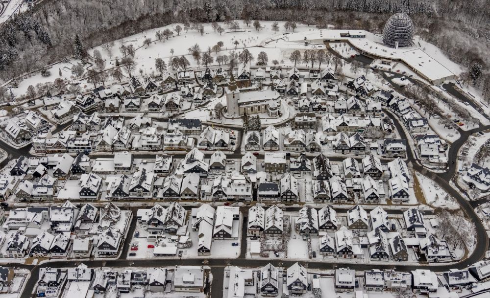 Luftbild Winterberg - Winterluftbild Stadtansicht vom Innenstadtbereich in Winterberg im Bundesland Nordrhein-Westfalen, Deutschland