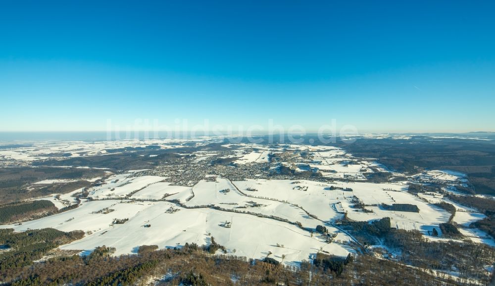 Luftbild Warstein - Winterluftbild Stadtansicht von Warstein im Bundesland Nordrhein-Westfalen