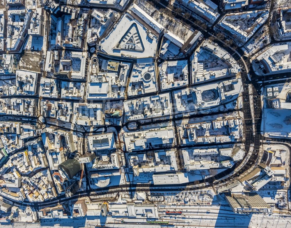 Dortmund von oben - Winterluftbild Stadtzentrum im Innenstadtbereich in Dortmund im Bundesland Nordrhein-Westfalen, Deutschland