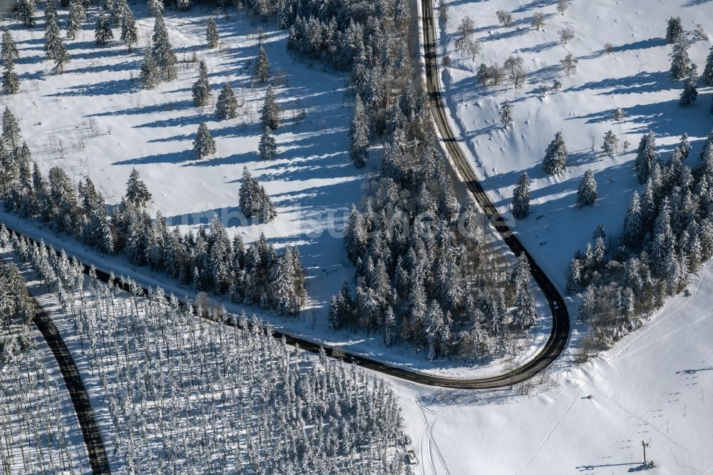 Altastenberg von oben - Winterluftbild Straßenführung der Landstraße L540 bei Altastenberg im Bundesland Nordrhein-Westfalen, Deutschland