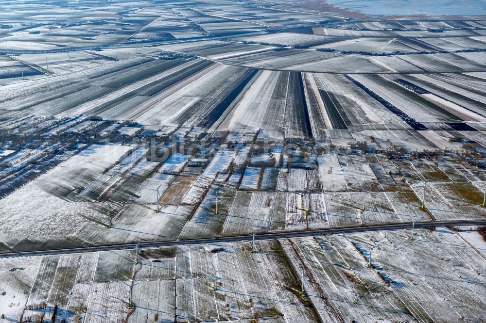 Luftaufnahme Bunderhee - Winterluftbild Strukturen auf landwirtschaftlichen Feldern in Bunderhee im Bundesland Niedersachsen, Deutschland